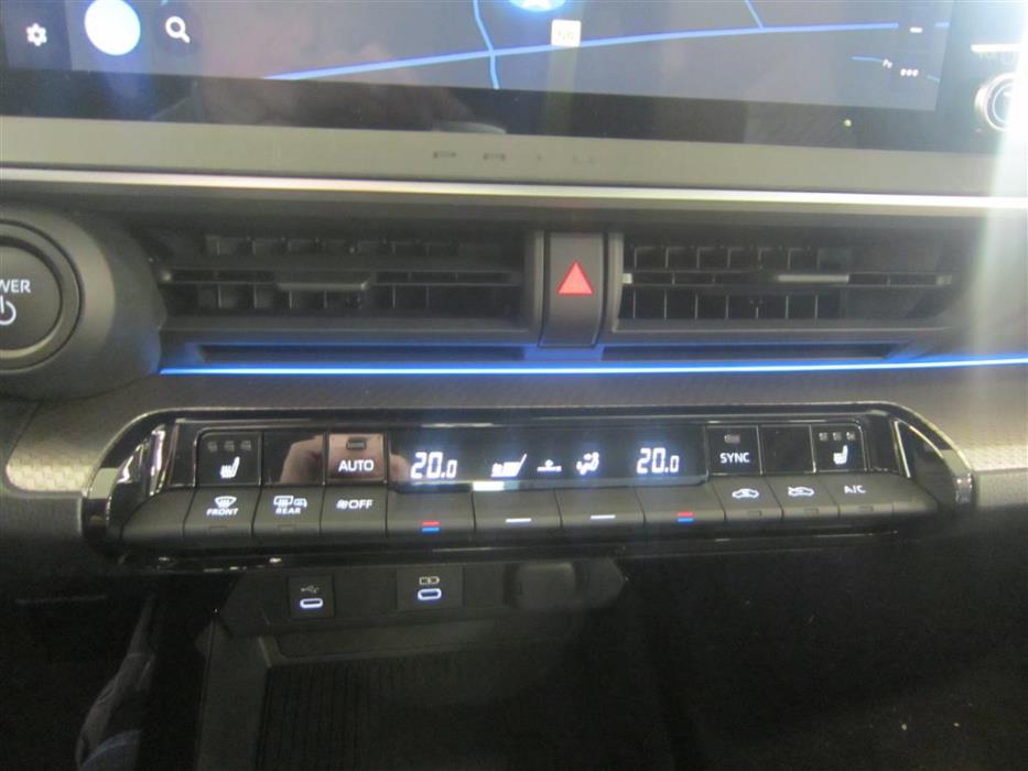 Toyota Prius Plug-in 2023