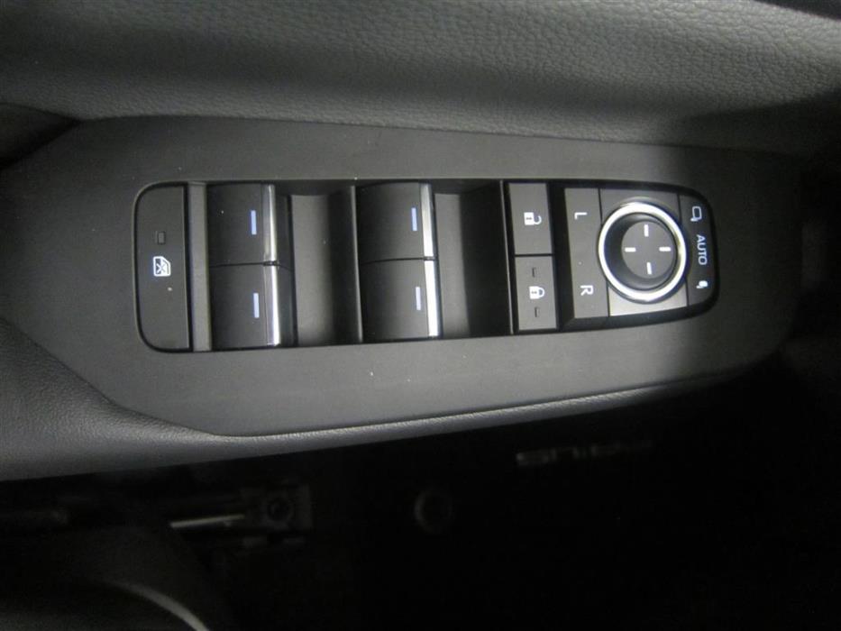 Toyota Prius Plug-in 2023