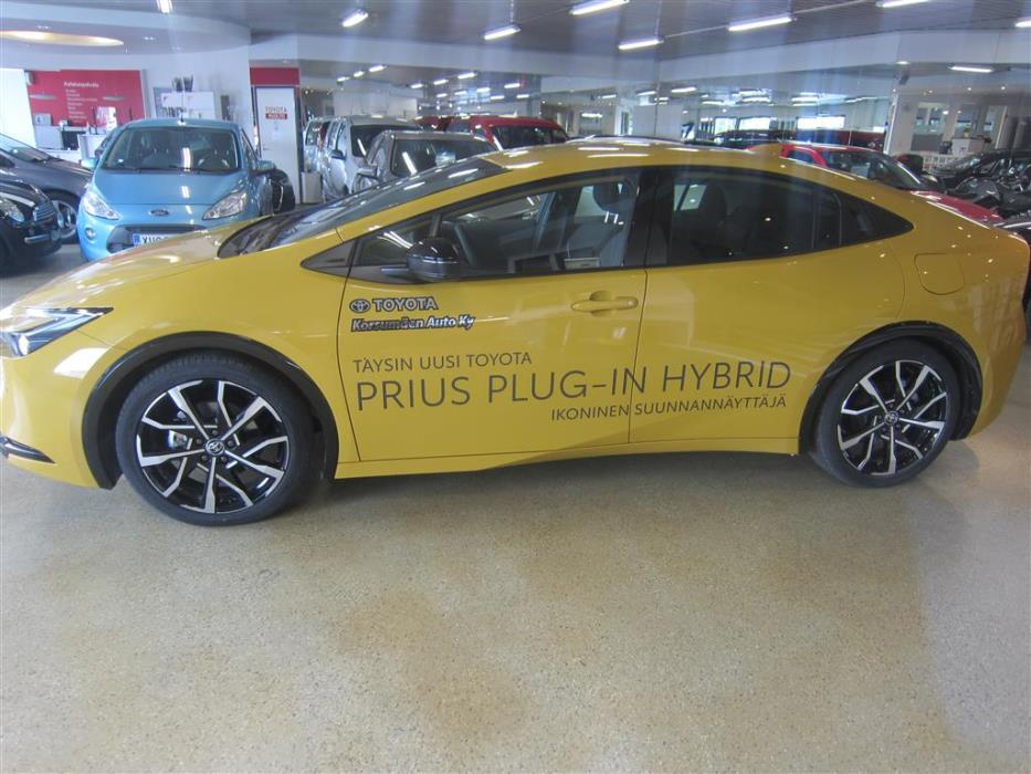Toyota Prius Plug-in 2023