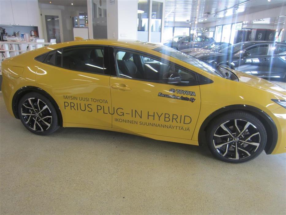 Toyota Prius Plug-in 2023