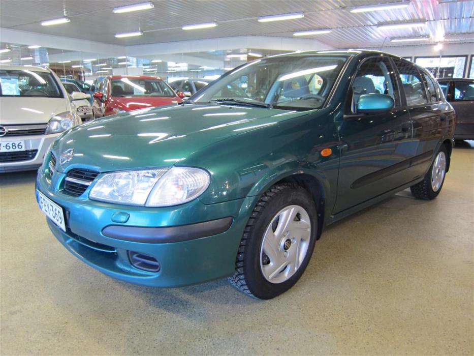 Nissan Almera 2001