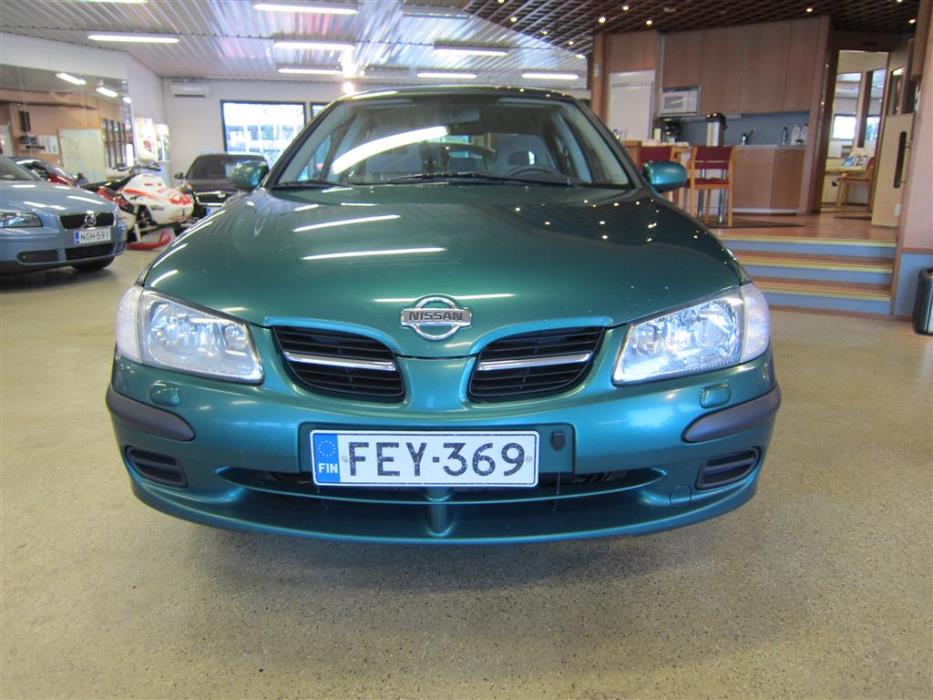 Nissan Almera 2001