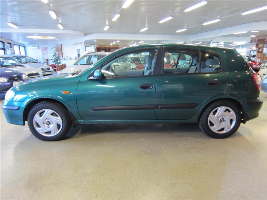 Nissan Almera 2001