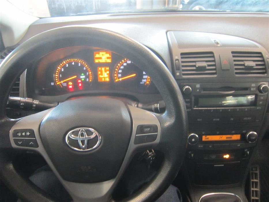 Toyota Avensis 2010