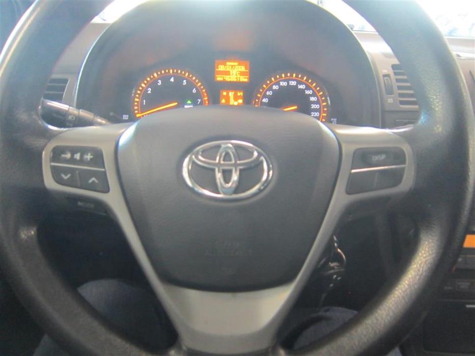 Toyota Avensis 2010