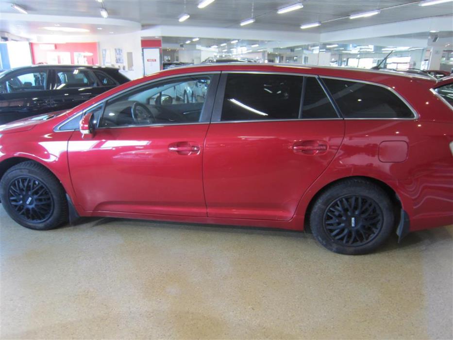 Toyota Avensis 2010
