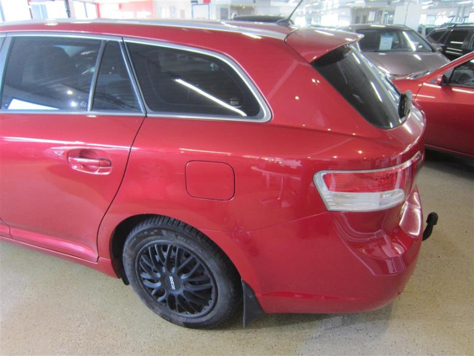Toyota Avensis 2010