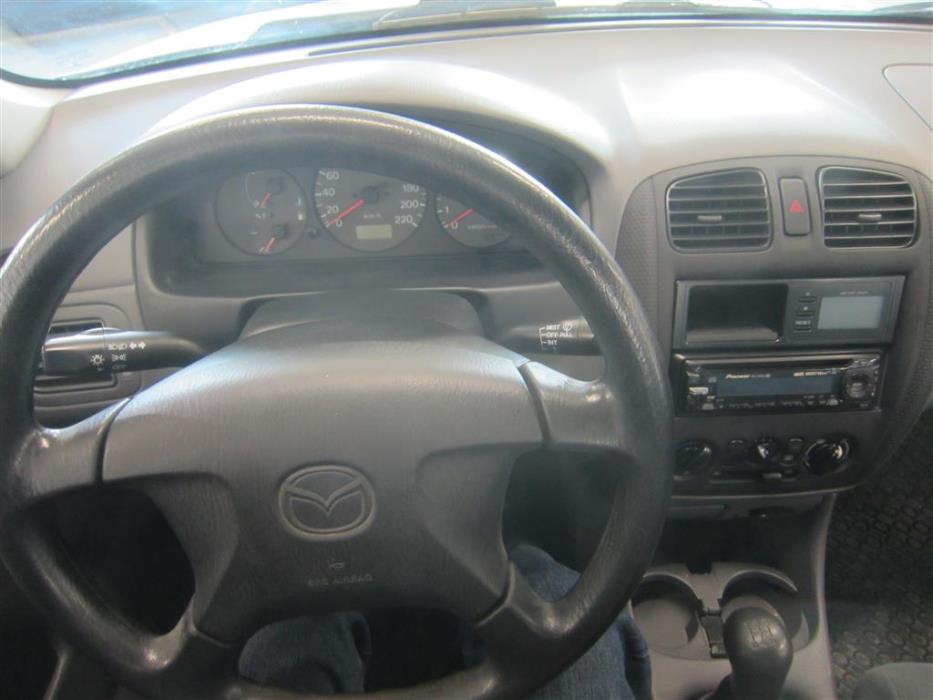Mazda 323 1999