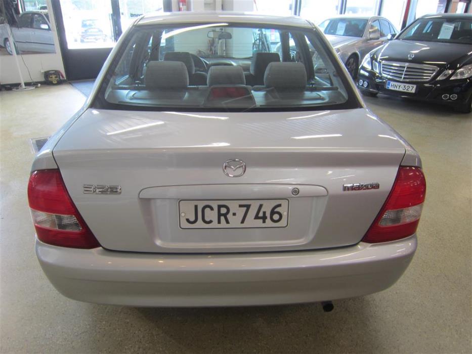 Mazda 323 1999