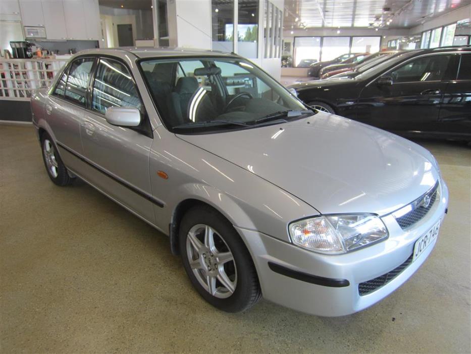 Mazda 323 1999