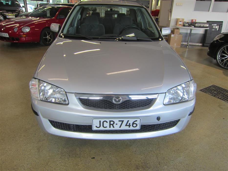 Mazda 323 1999