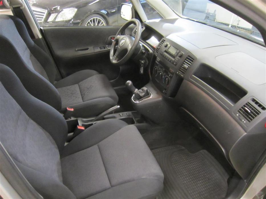 Toyota Corolla Verso 2002