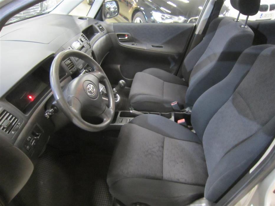 Toyota Corolla Verso 2002