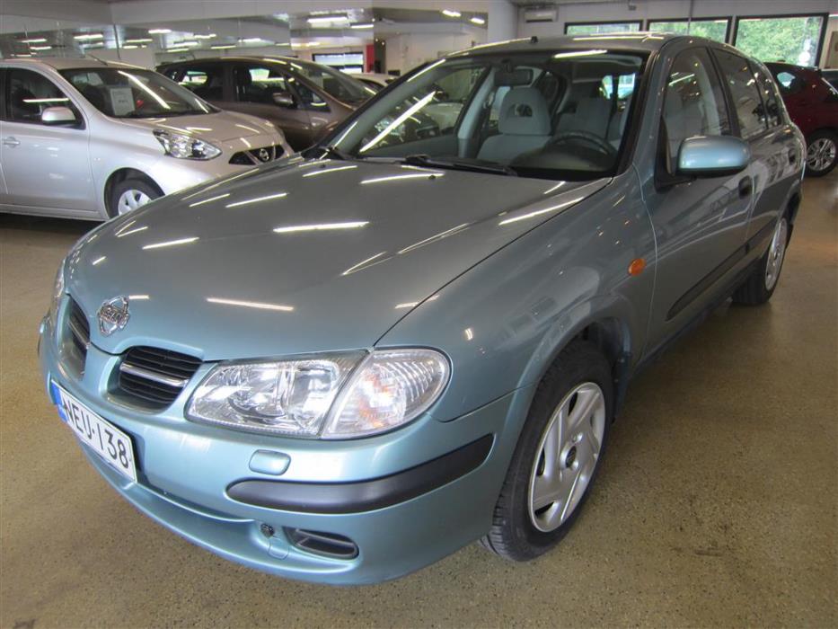 Nissan Almera 2002