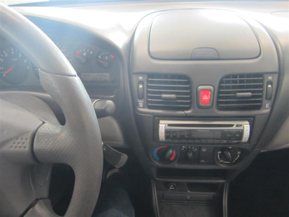 Nissan Almera 2002