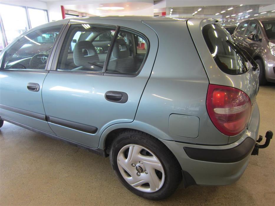 Nissan Almera 2002