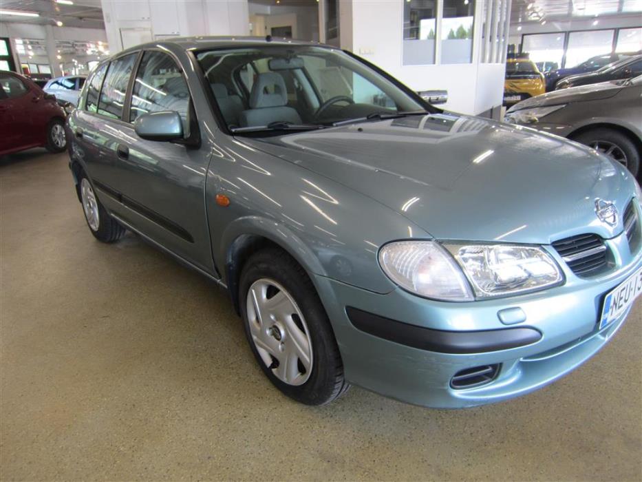 Nissan Almera 2002
