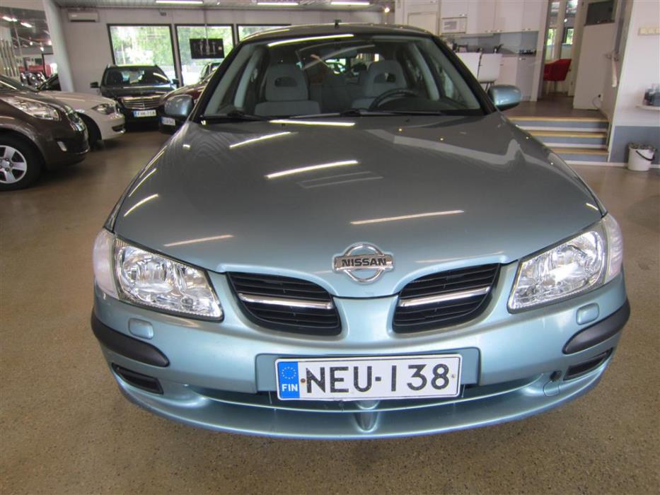 Nissan Almera 2002