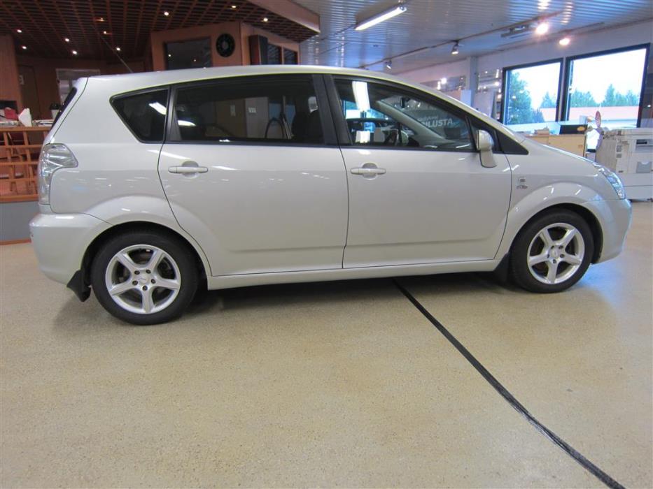 Toyota Corolla Verso 2004