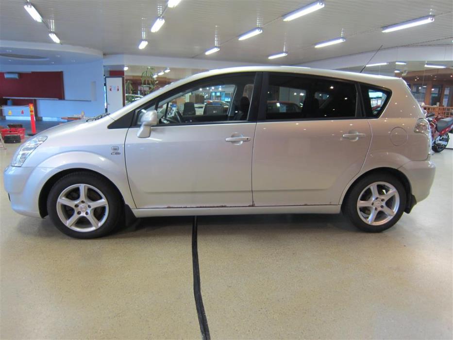 Toyota Corolla Verso 2004
