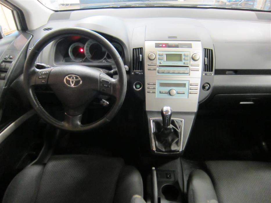 Toyota Corolla Verso 2004