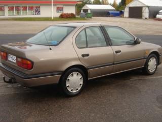 Nissan Primera 1990