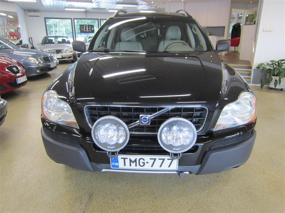 Volvo XC90 2004