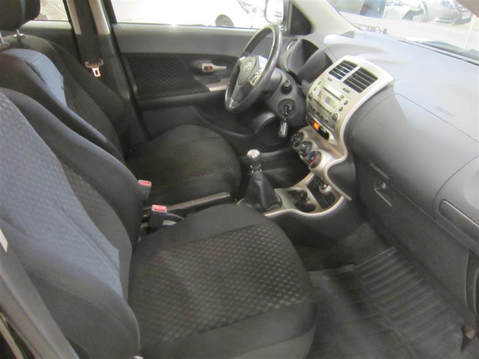 Toyota Urban Cruiser 2010