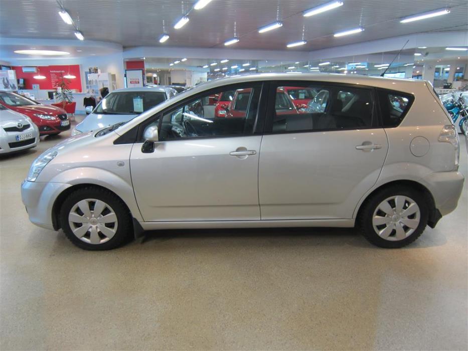 Toyota Corolla Verso 2005