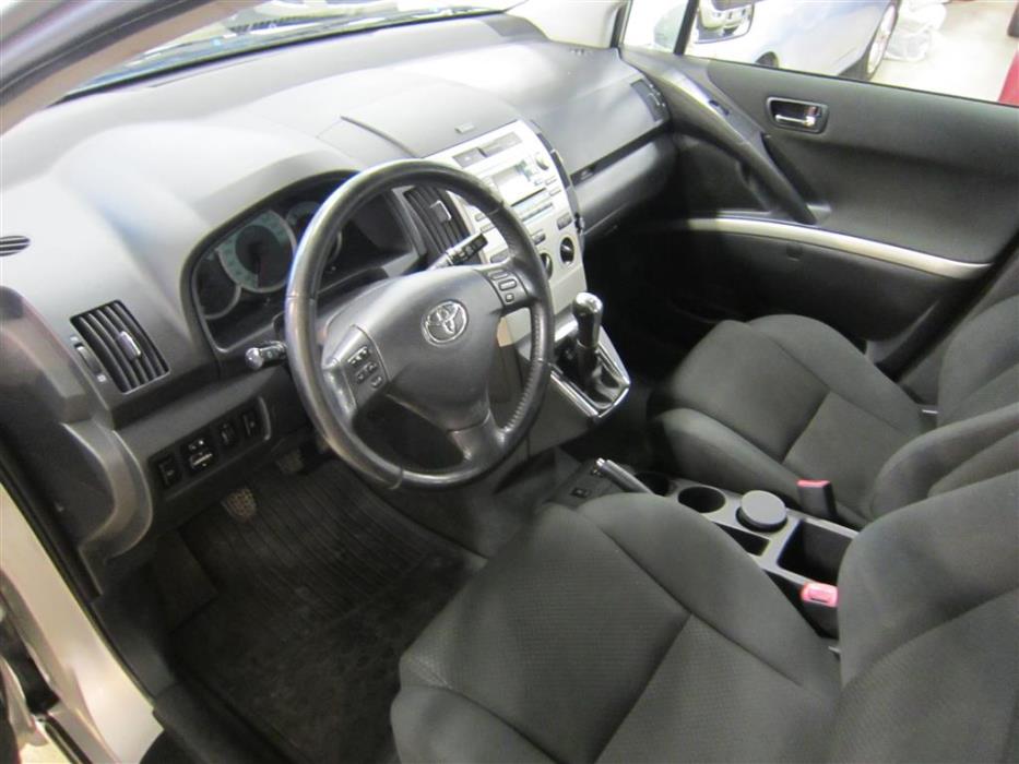 Toyota Corolla Verso 2005