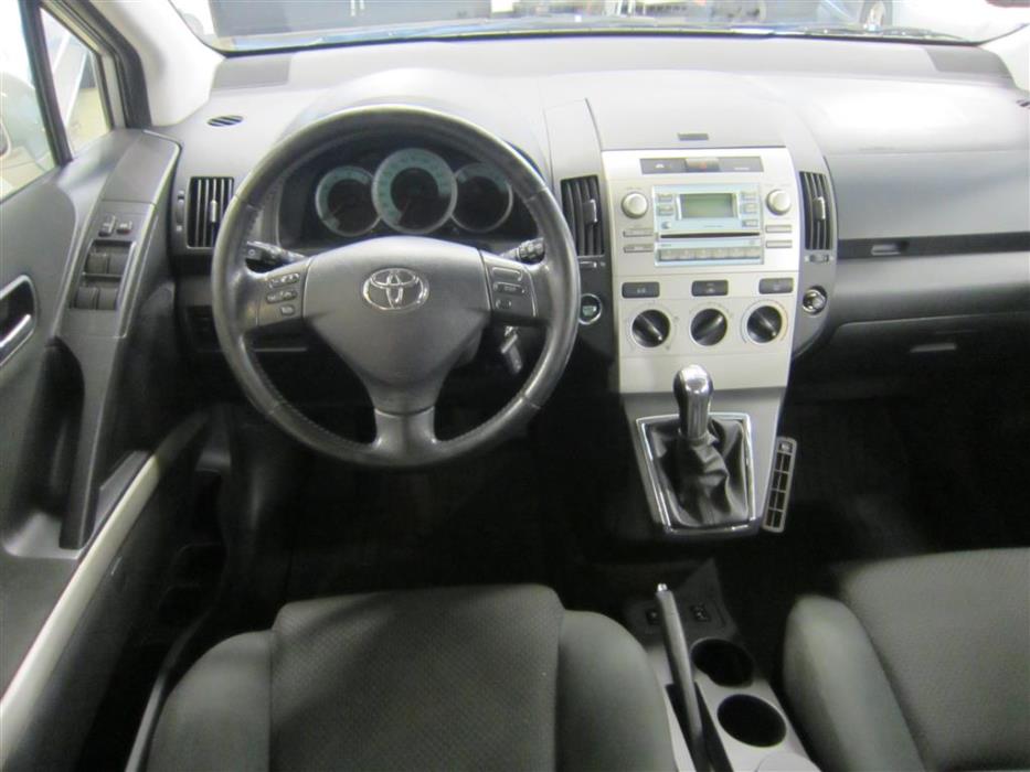 Toyota Corolla Verso 2005