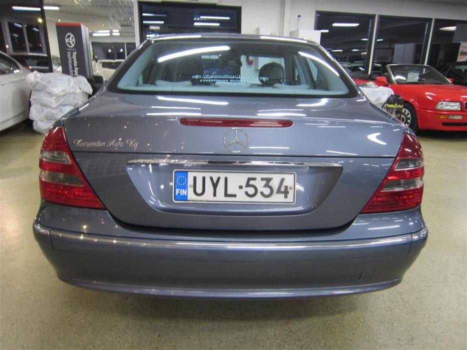 Mercedes-Benz E 2003