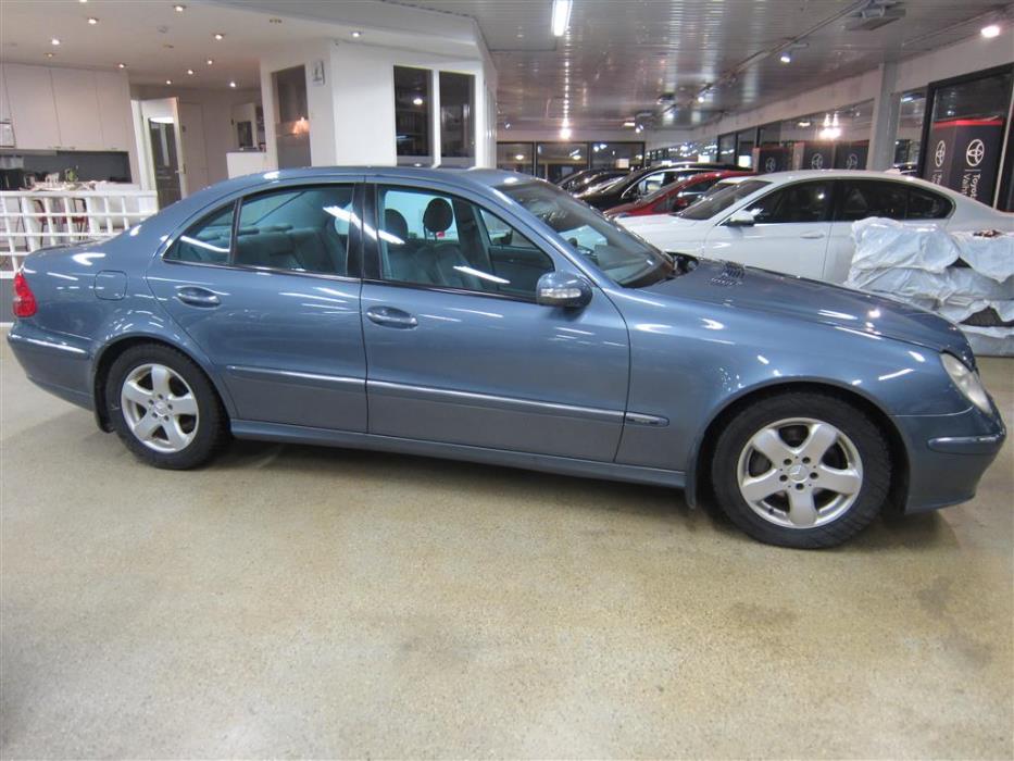 Mercedes-Benz E 2003