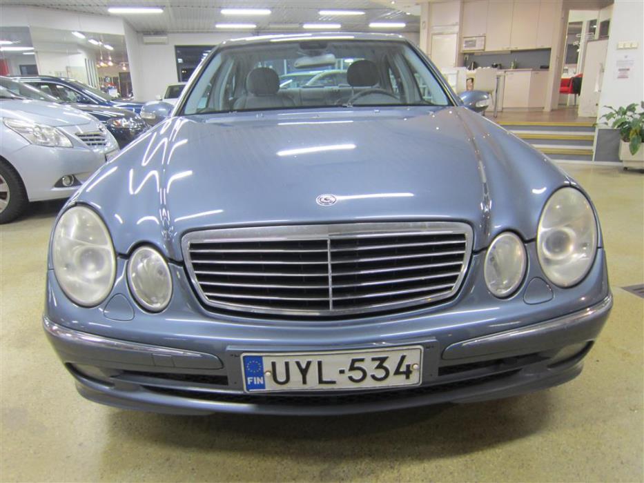 Mercedes-Benz E 2003