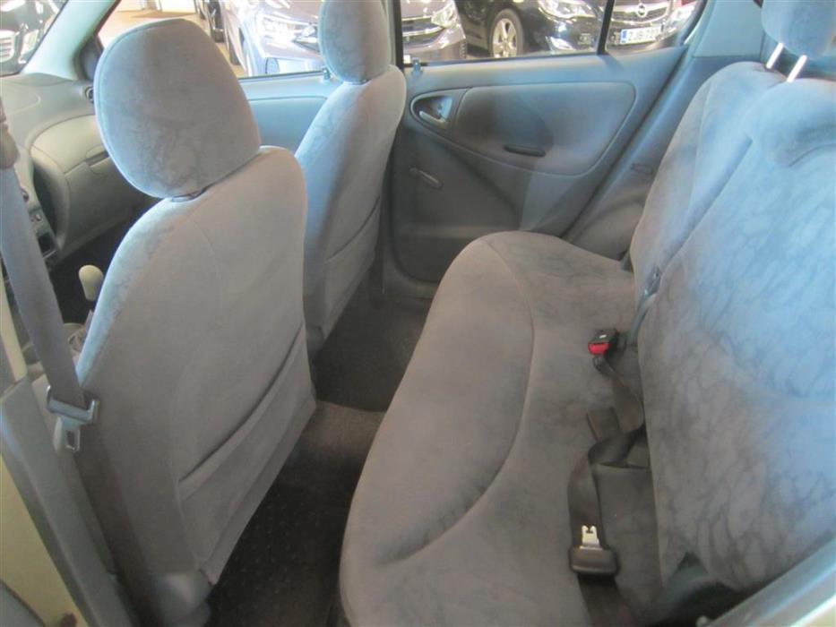 Toyota Yaris 2001