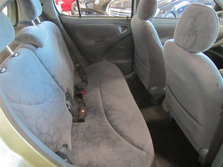 Toyota Yaris 2001