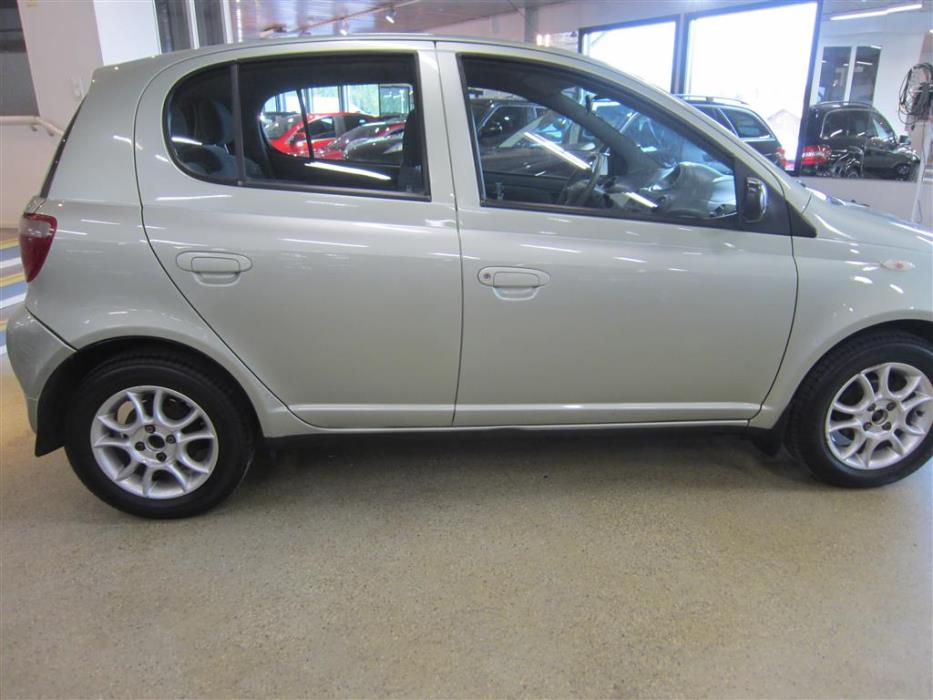 Toyota Yaris 2001