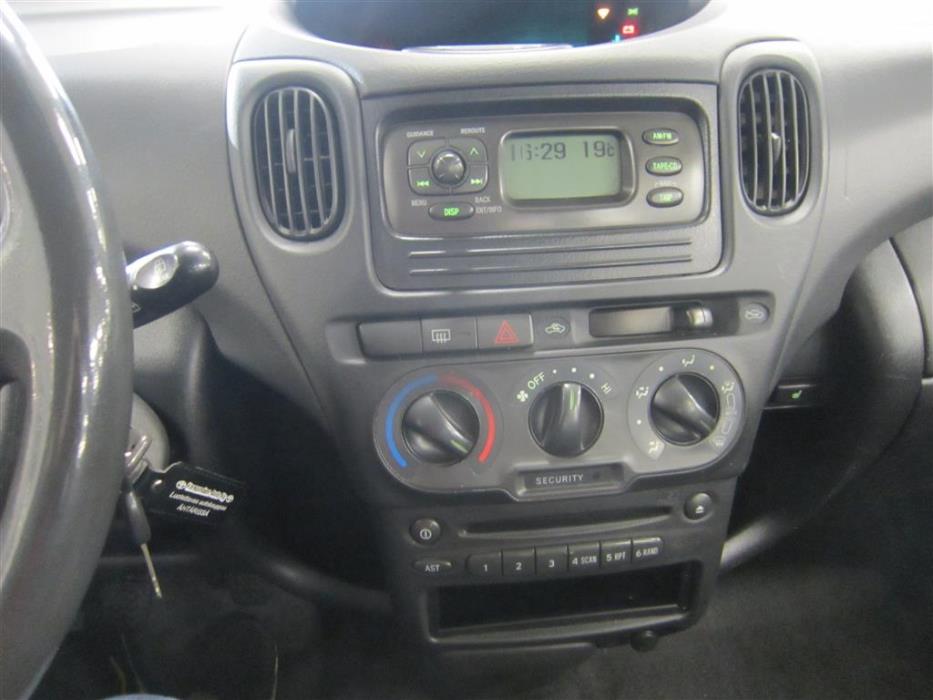 Toyota Yaris Verso 2003