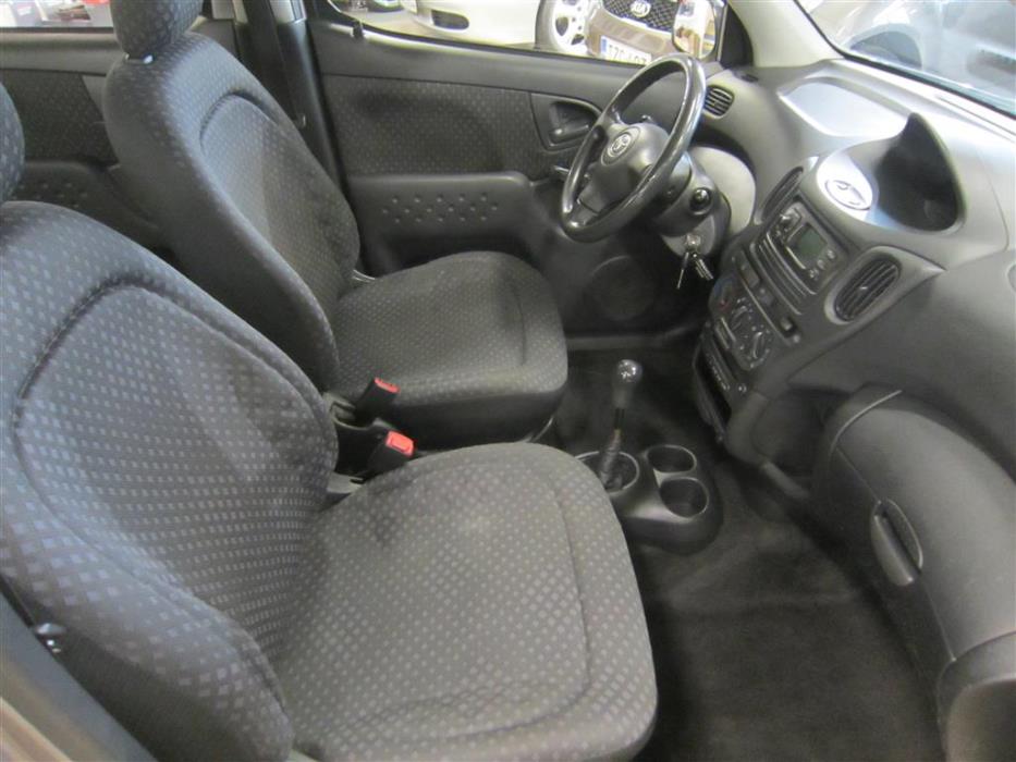 Toyota Yaris Verso 2003