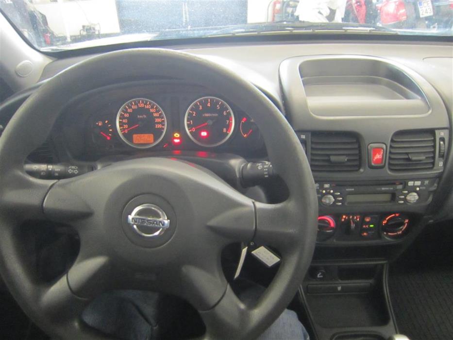 Nissan Almera 2005