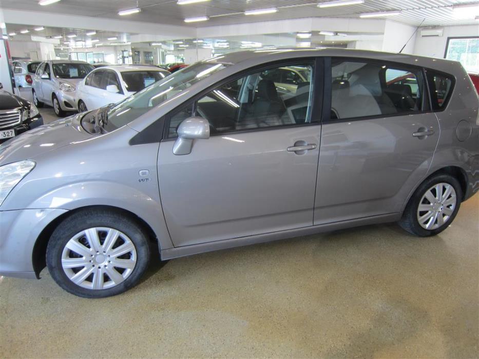 Toyota Corolla Verso 2005