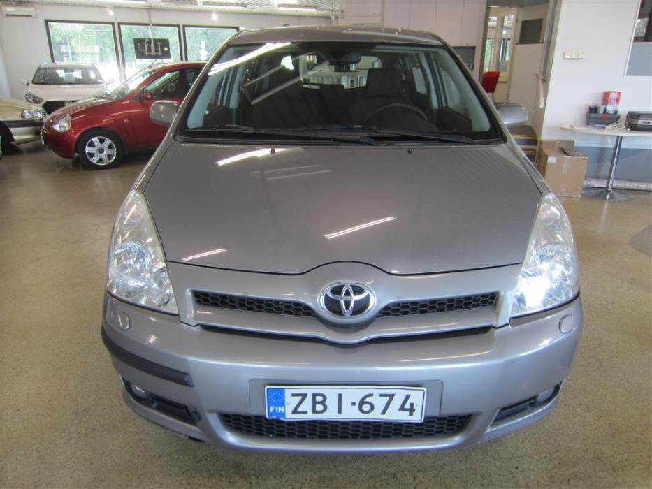 Toyota Corolla Verso 2005