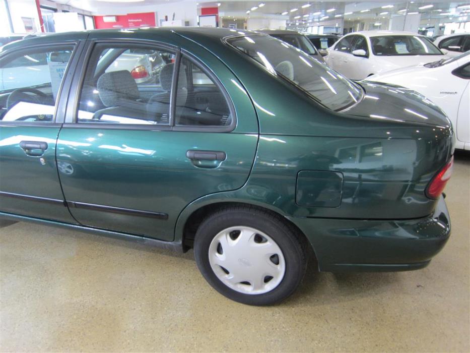 Nissan Almera 1999