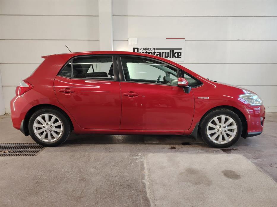 TOYOTA AURIS 2012