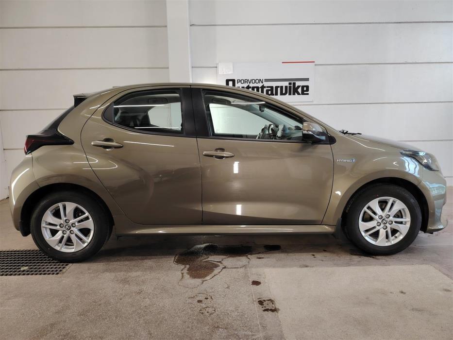 TOYOTA YARIS 2021