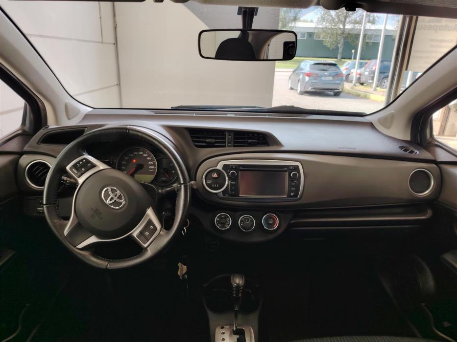 TOYOTA YARIS 2012