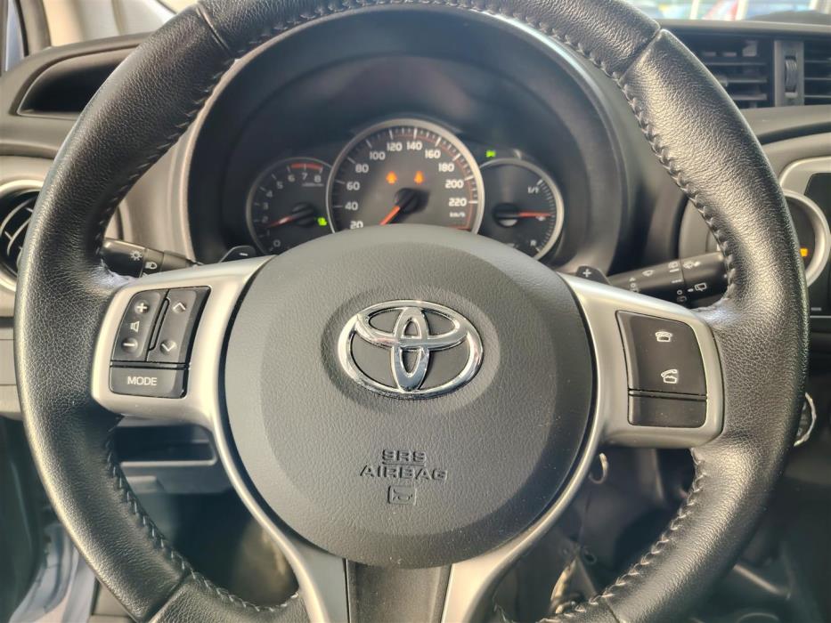TOYOTA YARIS 2012