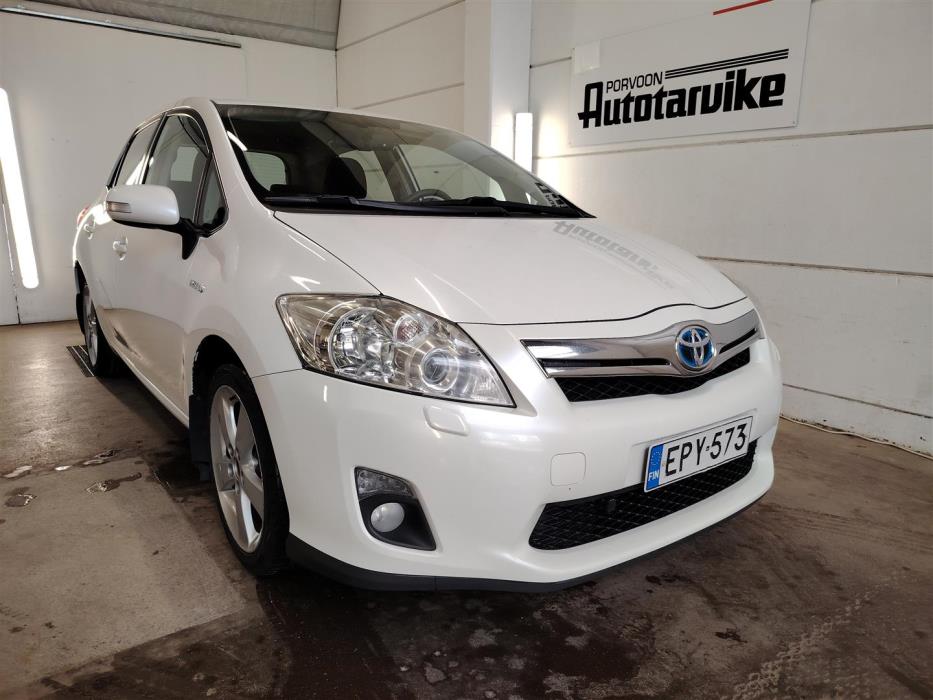 TOYOTA AURIS 2011