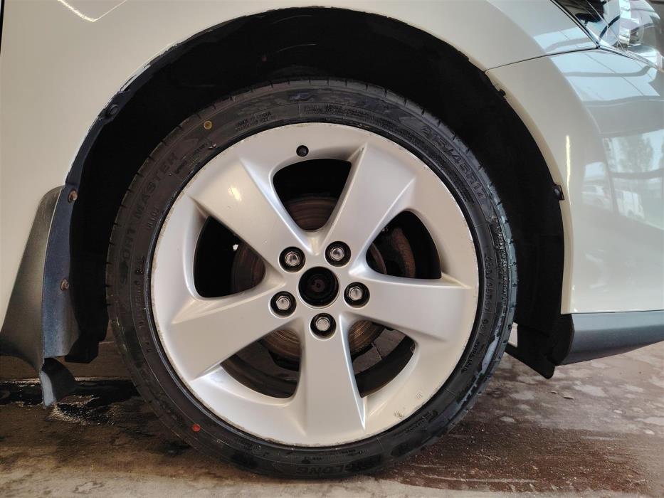 TOYOTA AURIS 2011
