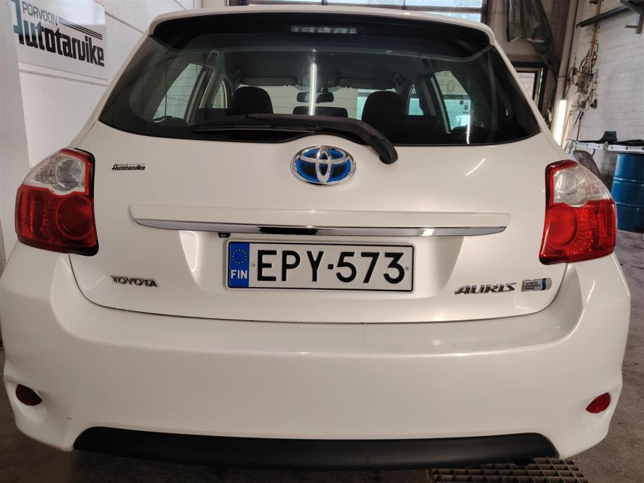 TOYOTA AURIS 2011